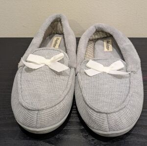 Dearfoams Light Gray Slippers with Cream Bow